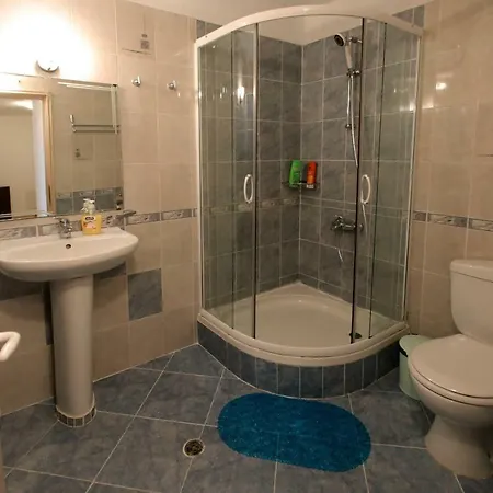 Lovely Home, Very Good Located! 아파트 *