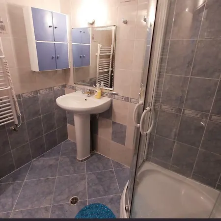 Lovely Home, Very Good Located! 아파트 *