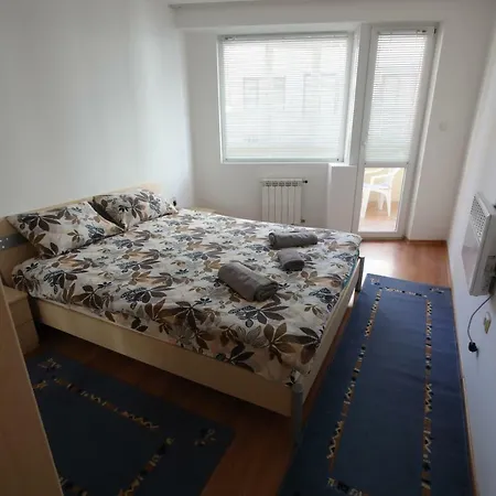 Lovely Home, Very Good Located! 아파트 *