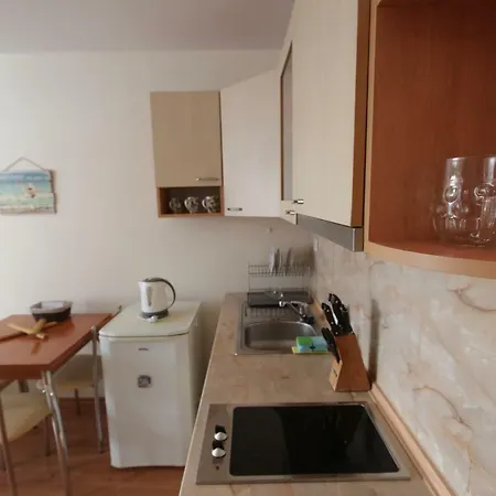 Lovely Home, Very Good Located! 아파트 *