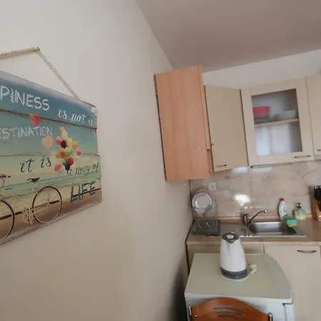 Lovely Home, Very Good Located! 아파트 *