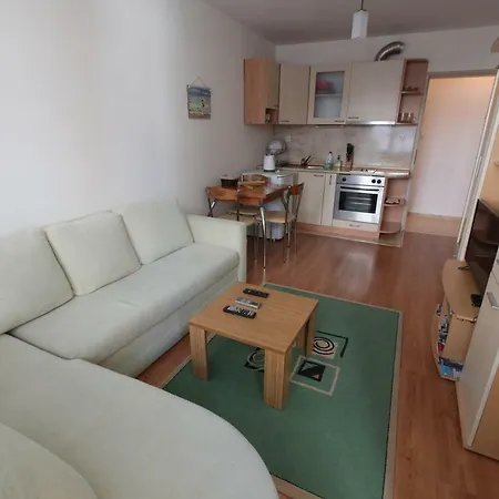 Lovely Home, Very Good Located!