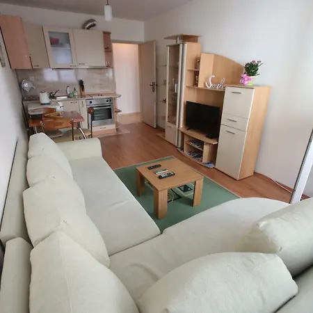 Lovely Home, Very Good Located! شقة